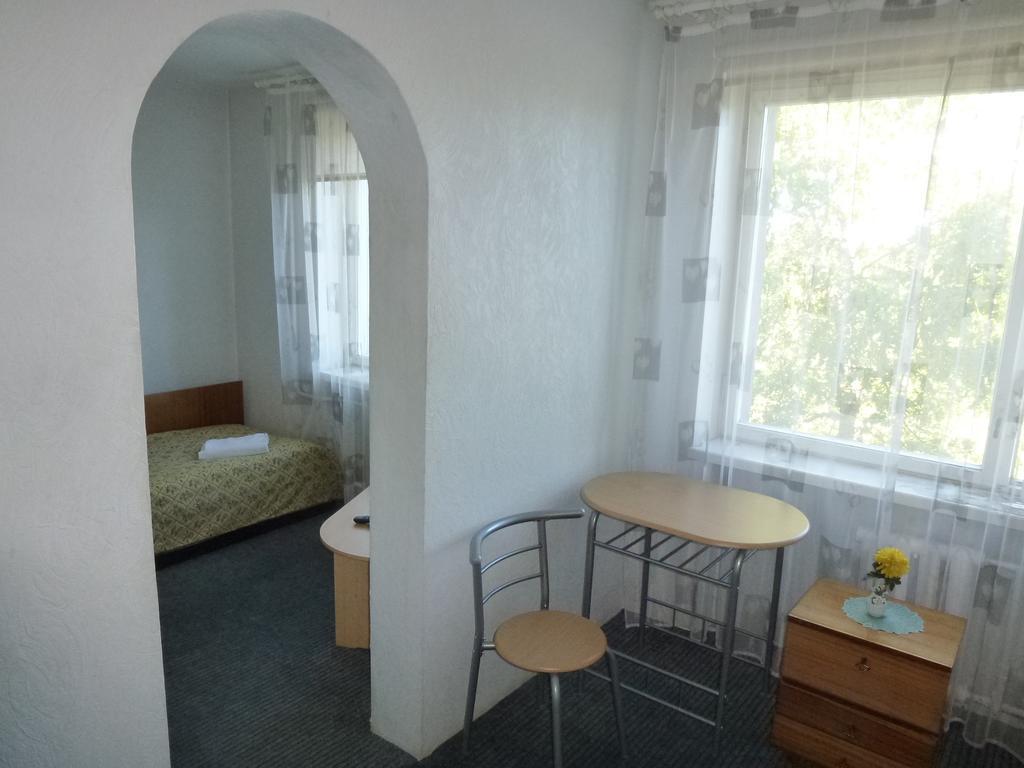 Hotell Paeaesuke Jõhvi Habitación foto