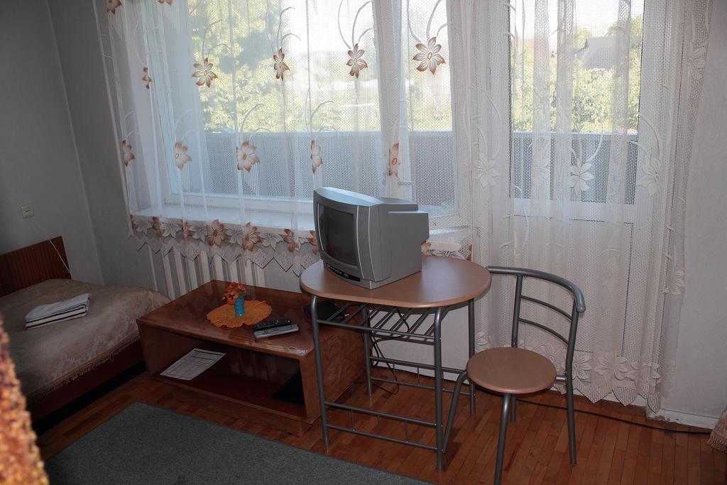 Hotell Paeaesuke Jõhvi Habitación foto